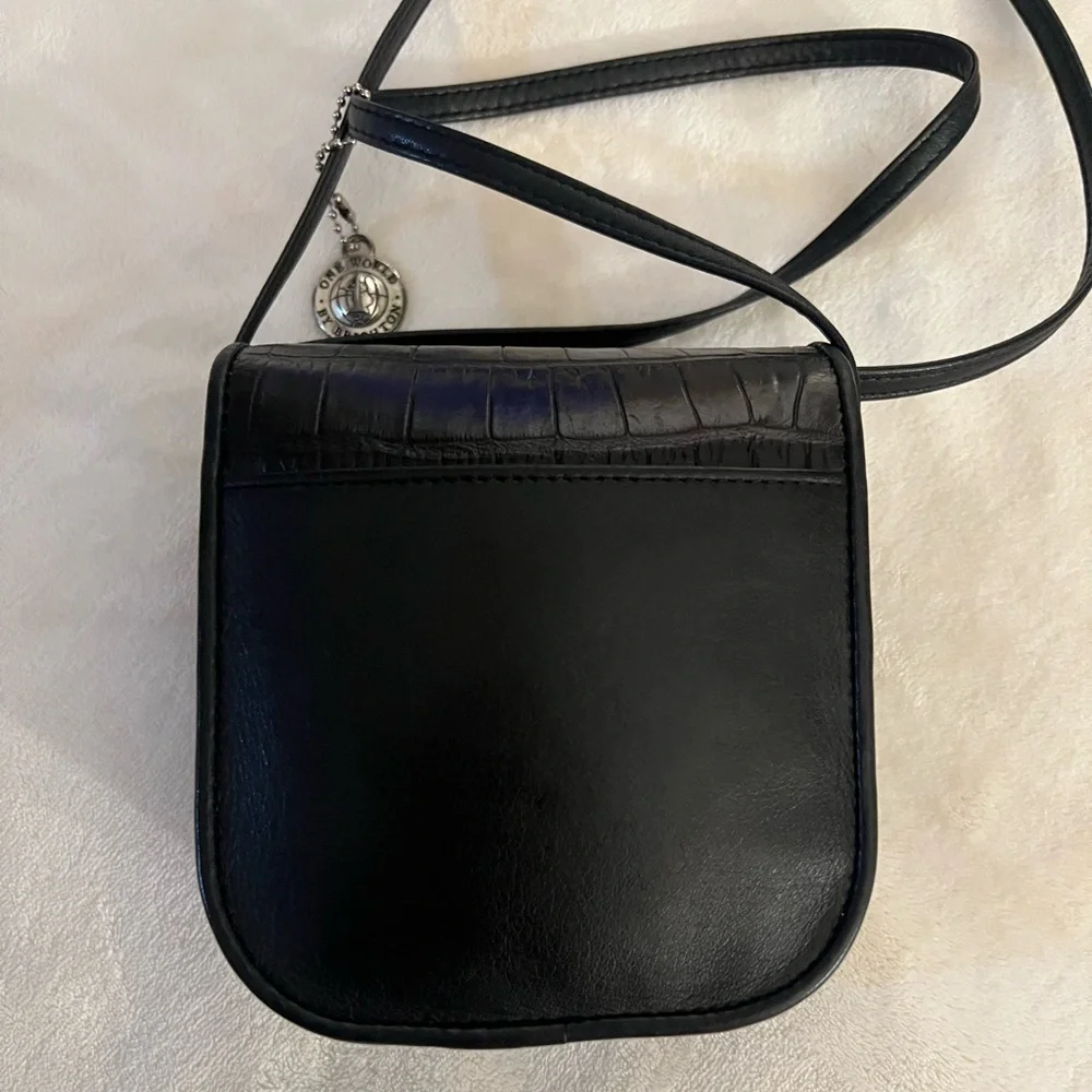 🩷 Brighton One World Leather Mini Crossbody Black Croc-Embossed/ Full leather 🩷